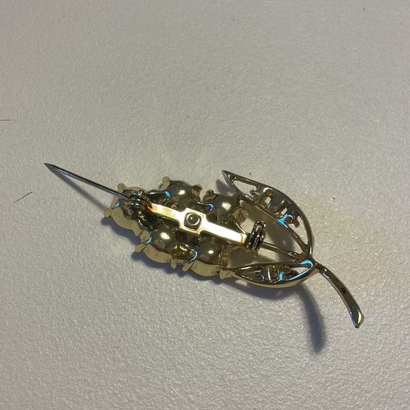 Flower Brooch - Picture 3 of 3